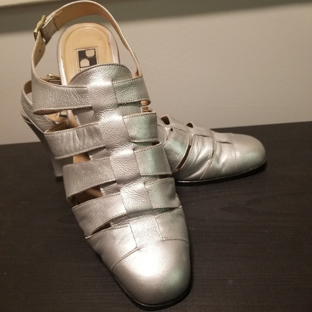 Closed Toe Sandles